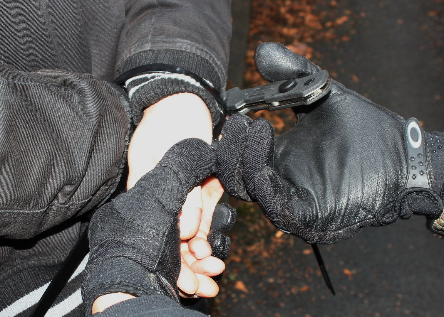 Pocket Rescue Tool Law Enforcement Officer (PRT LEO)
